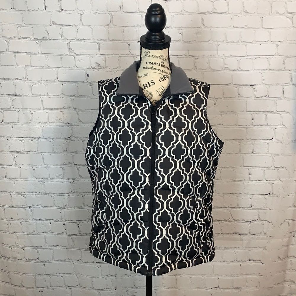 Lands’ End puffer vest black and white size medium